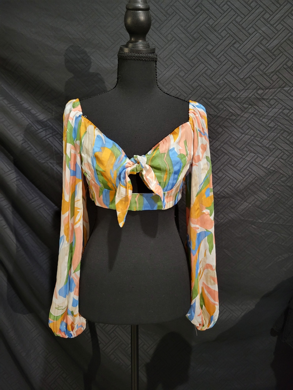Luxxel Multicolor Size Small Tie Front Cropped Long Puff Sleeve Blouse